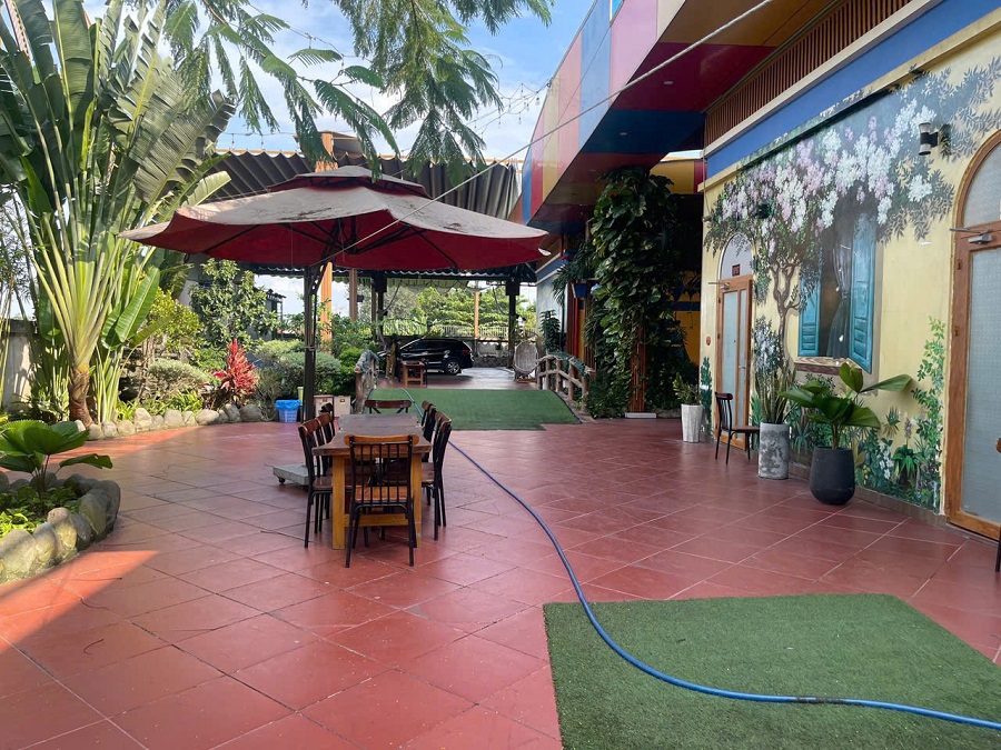 Nhà hàng xây mới, cơ sở vật chất đang còn rất mới, đang hoạt động kinh doanh hiệu quả