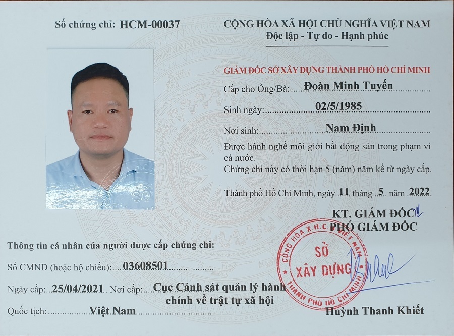 Hình chụp chứng chỉ hành nghề môi giới bất động sản của Nhà Đất Củ Chi 68 do Sở xây dựng Tp.HCM cấp